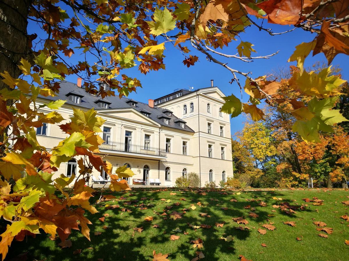 Chateau Mcely Hotel Exterior foto